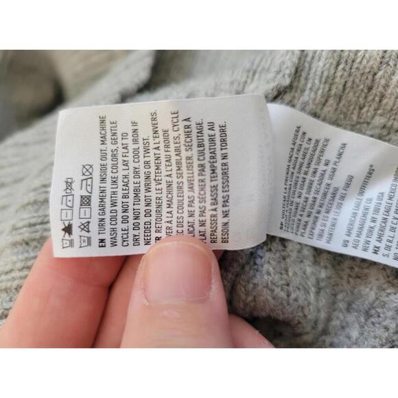 American Eagle Outfitters medium gray 1/4 zip sweater - Picture 5 of 5